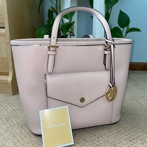 Michael Kors Jet Set Purse Front Envelope Pocket